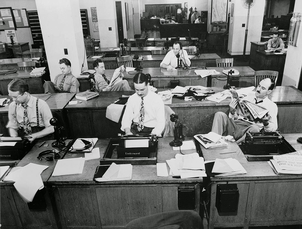 1930s newsroom